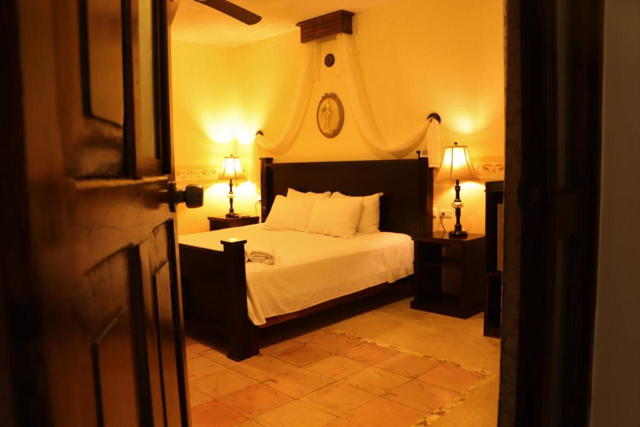 Casa Marlene Hotell Valladolid  Exteriör bild